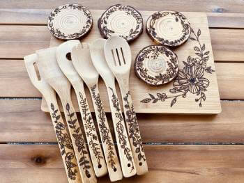 Floral wood serving set